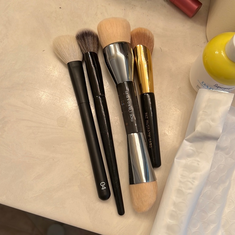 4 brushes